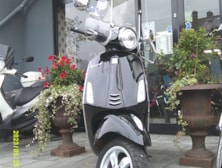 Vespa primavera 4t brom 45km nieuw staat 