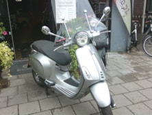 Vespa Elettritca 25 km nieuwstaat 268 km gereden, Bj 2020 