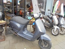 La souris vespelini 45 km brom mat grijs met smoke windscherm