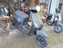 AGM VX model,  Senzo Riva lux 45km brom matzwart